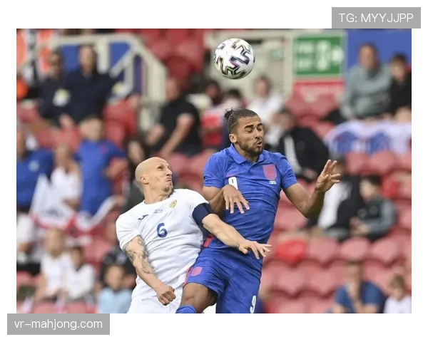 “半场战报：布伦特福德1-1富勒姆，双方门将各献神扑”